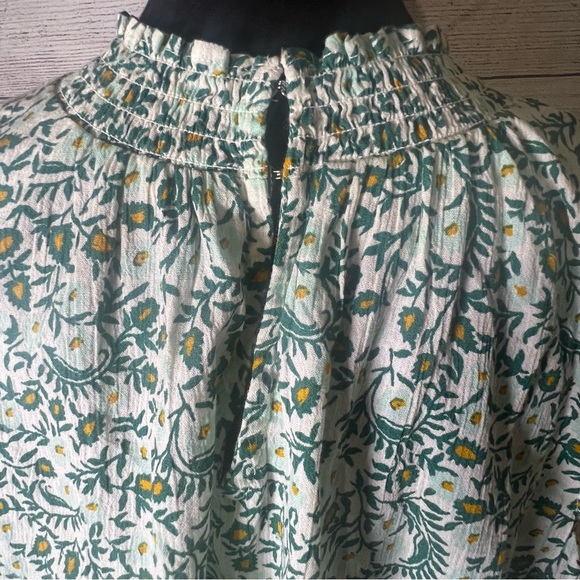 Retro top. Green floral blouse. Size medium. Old Navy - Picture 5 of 9